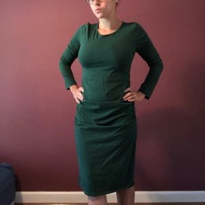 Long sleeve green midi dress 🌿